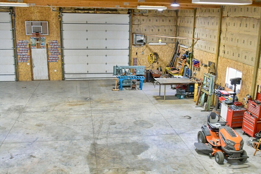 More Photos Of 115 Williams Creek Rd, Salmon Warehouse For Sale