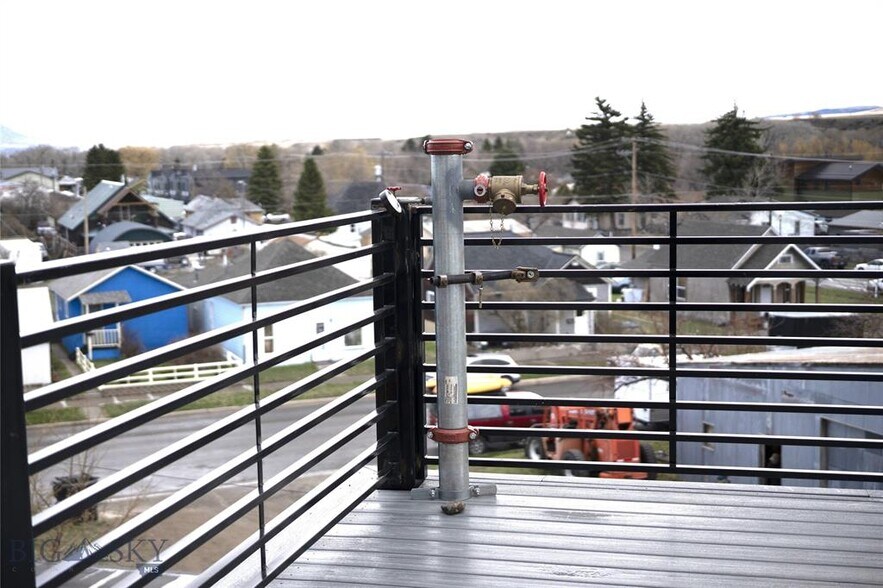 More Photos Of 924 E Park St, Livingston Apartments For Sale