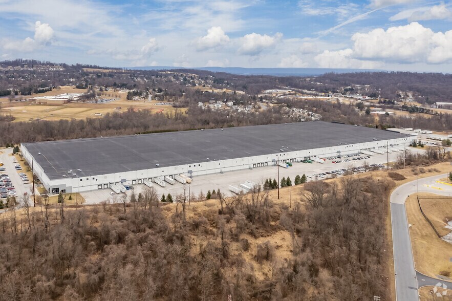More Photos Of 600 Industrial Dr, Lewisberry Distribution For Lease