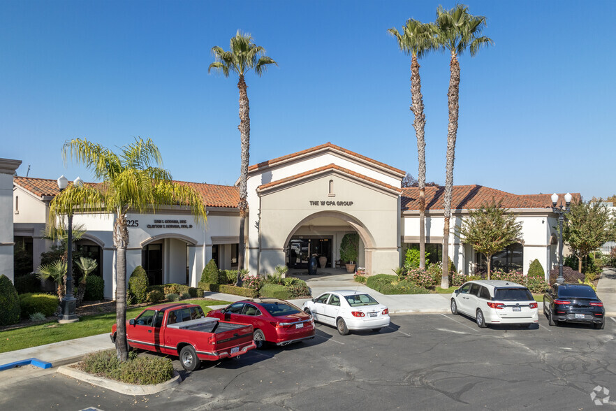 Primary Photo Of 7225 N 1st St, Fresno Office For Lease