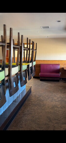 More Photos Of 10052 S Highway 69, Mayer Restaurant For Lease