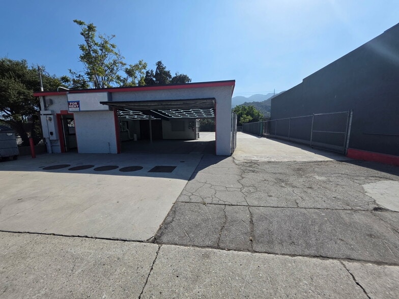More Photos Of 3202 Honolulu Ave, La Crescenta Land For Lease