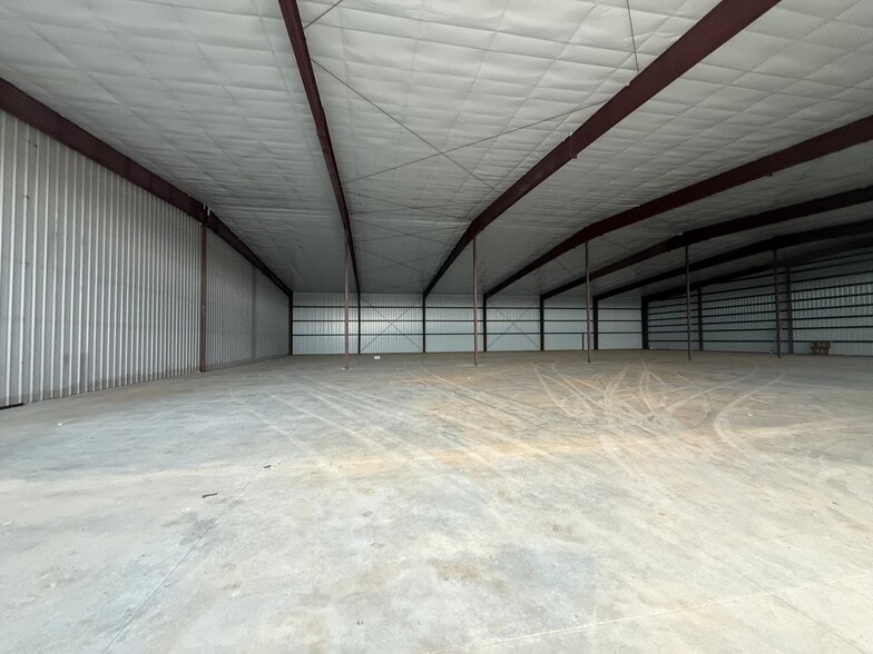 More Photos Of 610 W Nursery Rd, Rogers Industrial For Lease