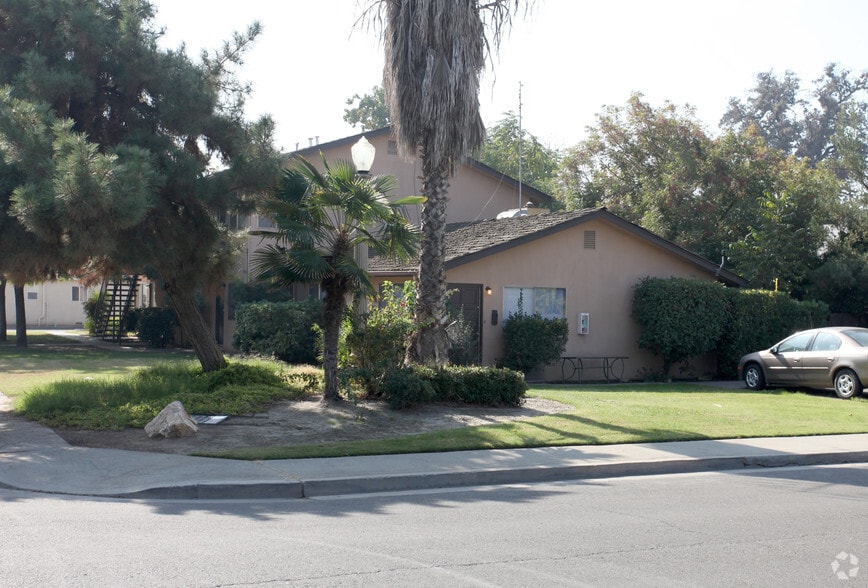 More Photos Of 551 E 11th St, Hanford Apartments For Sale
