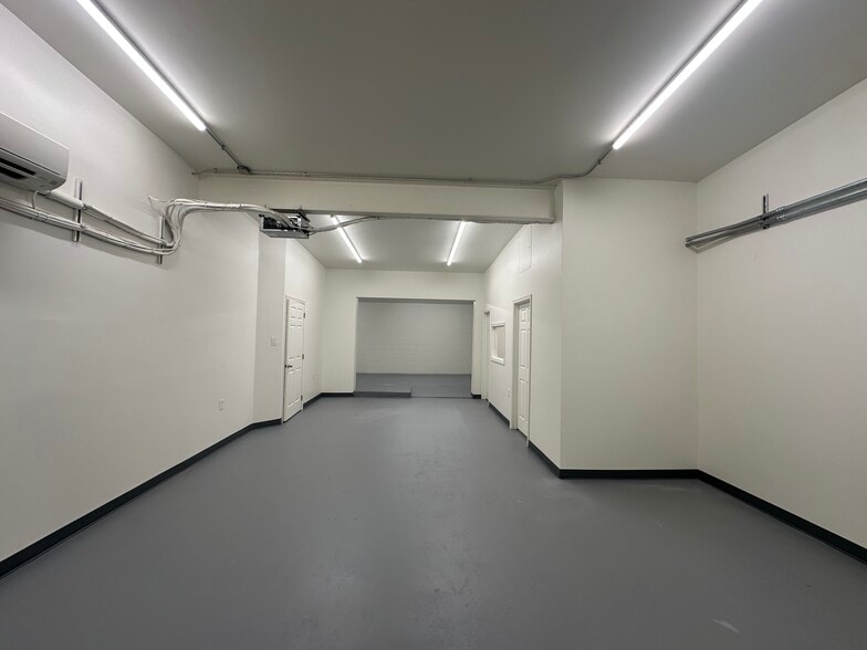 More Photos Of 373 Easton Rd, Horsham Township Auto Repair For Lease