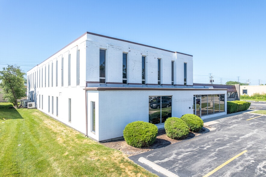 More Photos Of 223 Interstate Rd, Addison Light Manufacturing For Sale