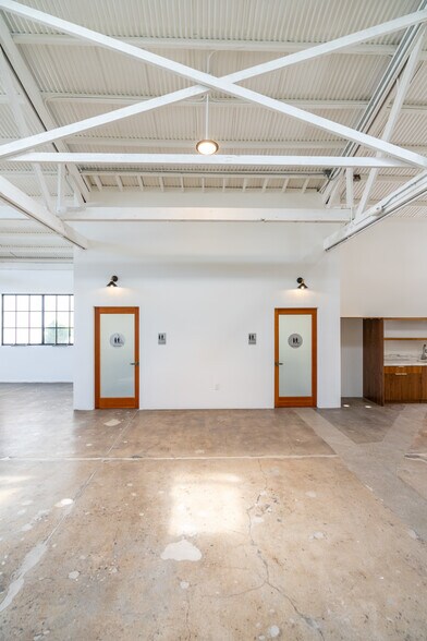 More Photos Of 4227 Whiteside St, Los Angeles Warehouse For Lease