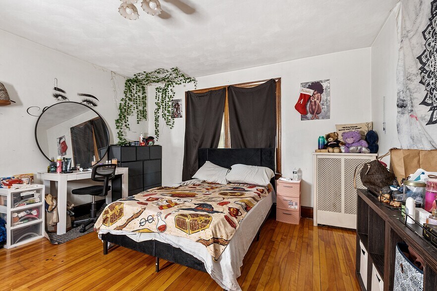 More Photos Of 13 Groton Pl, Worcester Apartments For Sale