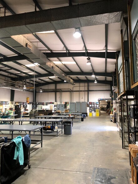 More Photos Of 302 Alabama St, Auburn Flex For Lease