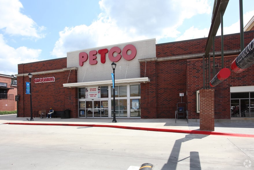 More Photos Of Caroline St NE @ Moreland Ave, Atlanta Unknown For Lease