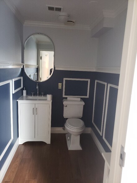 More Photos Of 7657 Leesburg Pike, Falls Church Office For Sale