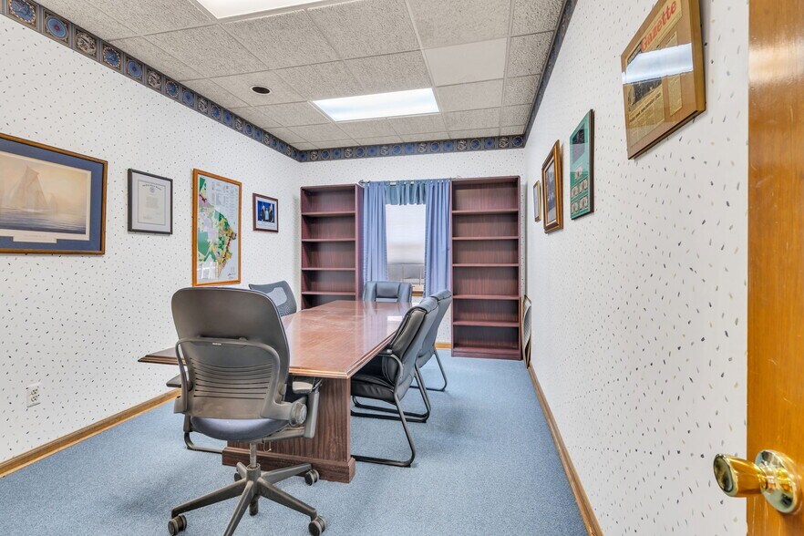 More Photos Of 800 The Plaza, Sea Girt Office For Sale