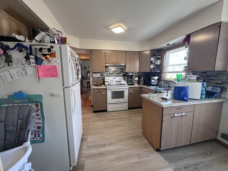 More Photos Of 1860-1900 Parkside Dr, Park Ridge Apartments For Sale