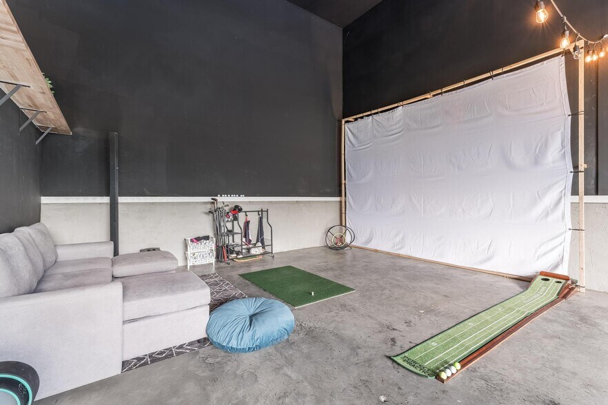 More Photos Of 13870 HWY 279, Gravette Flex For Sale