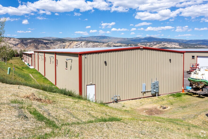 More Photos Of 707 Plane St, Gypsum Warehouse For Lease