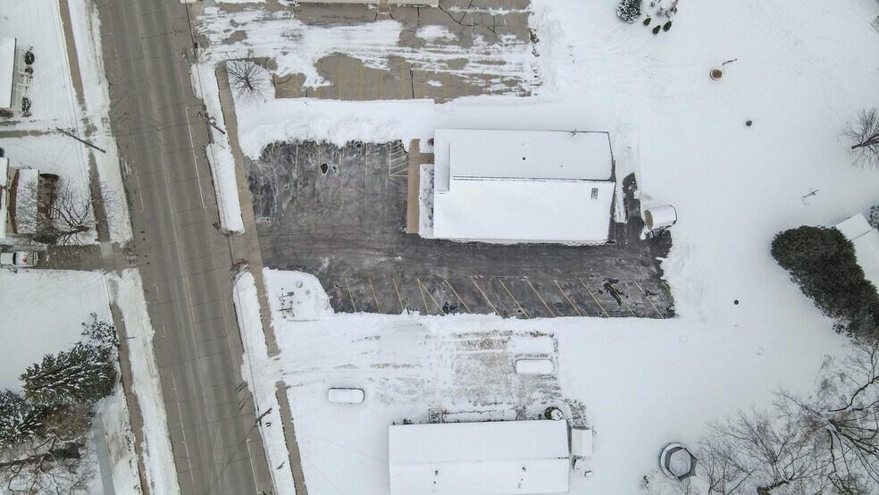 More Photos Of 155 W Menasha Ave, Whitelaw Flex For Sale