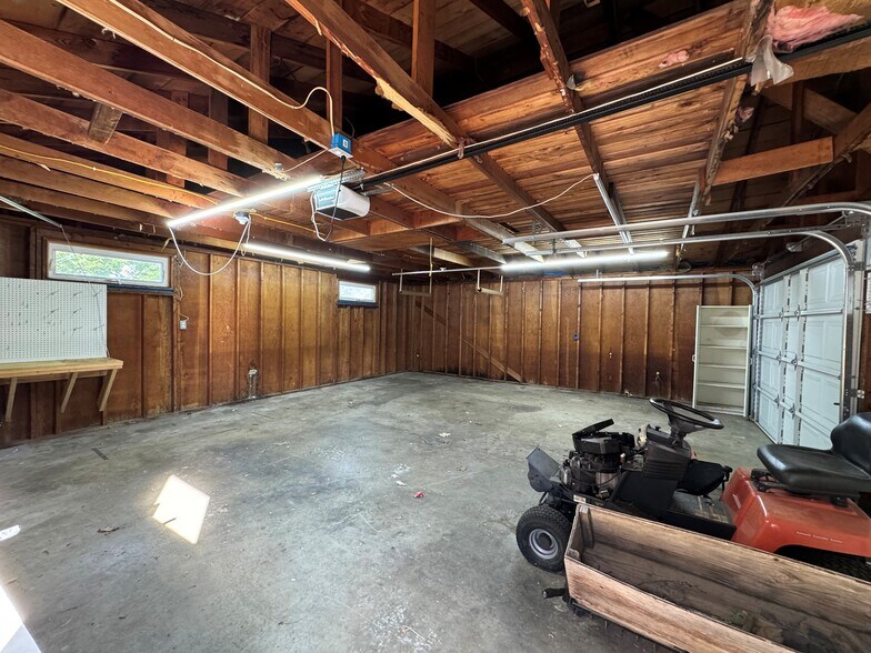 More Photos Of 1720 Main St, Elkhart Industrial For Sale