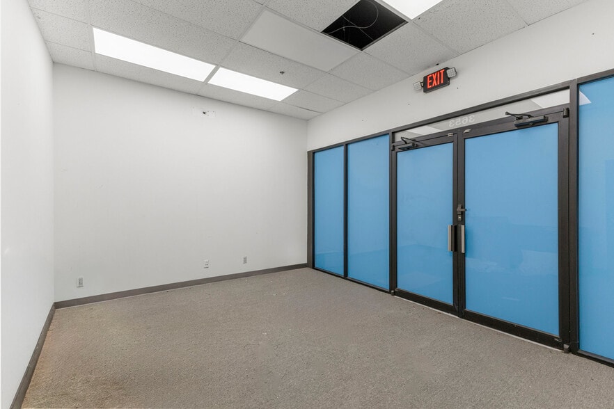 More Photos Of 35425 W Michigan Ave, Wayne General Retail For Lease