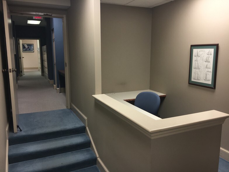 More Photos Of 3923 Blenheim Blvd, Fairfax Medical For Sale