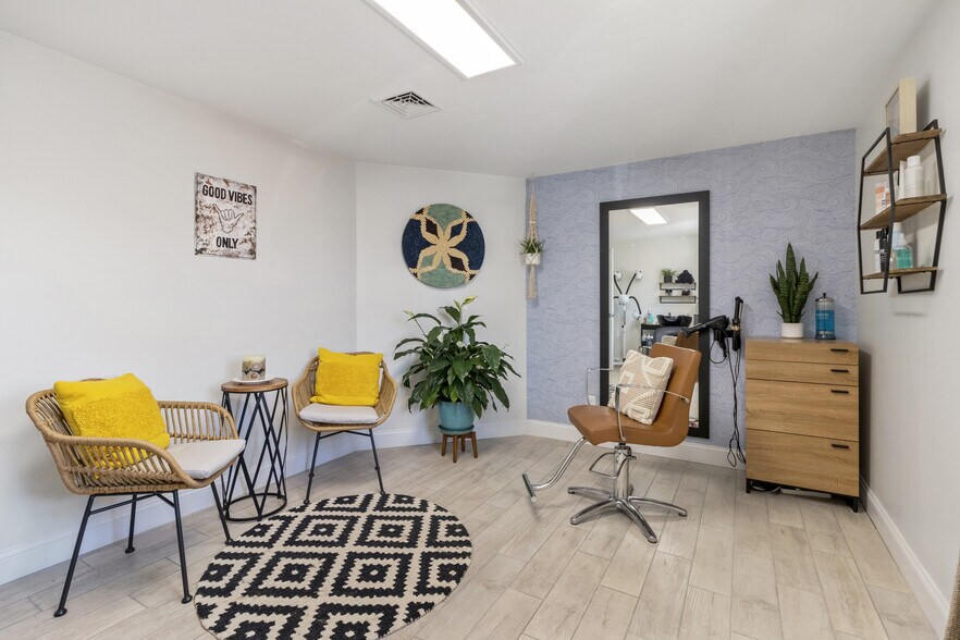 More Photos Of 712 Main St, Hyannis Storefront Retail Office For Sale