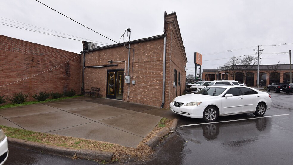 Primary Photo Of 4010 Hillsboro Pike, Nashville Garden Center For Lease