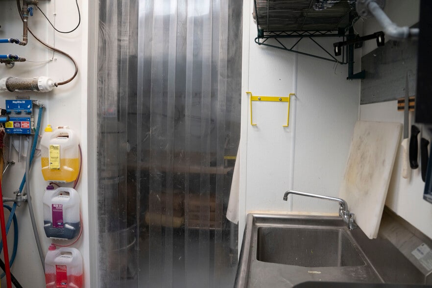 More Photos Of 842 NW Loop 410 Fwy, San Antonio Freestanding For Lease