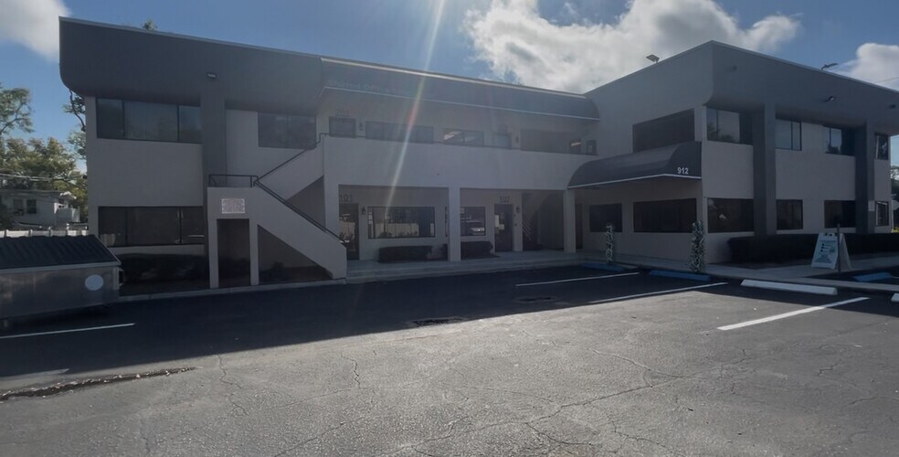 More Photos Of 912 Drew St, Clearwater Office For Lease