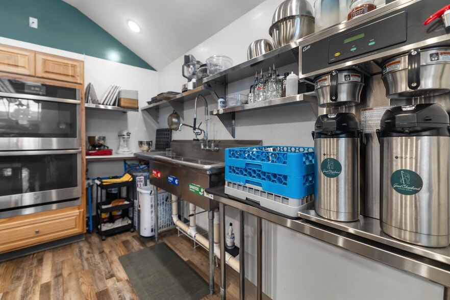 More Photos Of 106 Northside Sq, Petersburg Restaurant For Sale