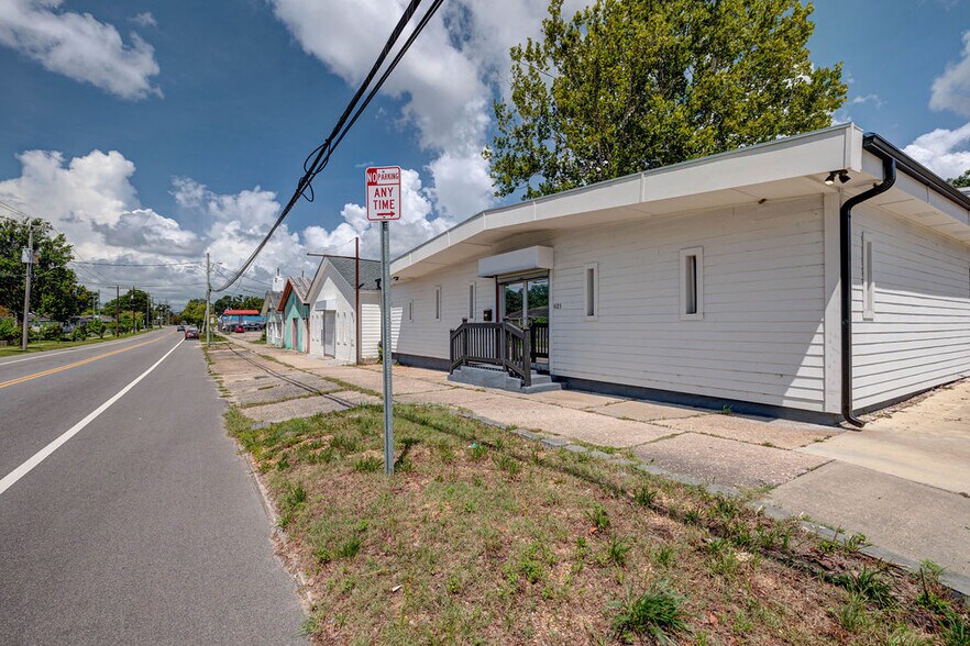More Photos Of 621 Greenfield St, Wilmington Storefront Retail Office For Lease