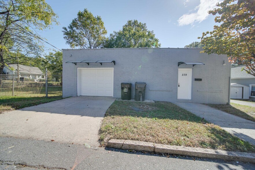 More Photos Of 239 Brookwood Ave NW, Concord Flex For Sale