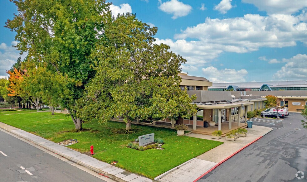 More Photos Of 2627 Hanover St, Palo Alto Research And Development For Lease