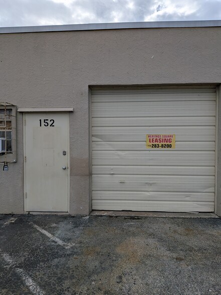 Primary Photo Of 132-162 NE Dixie Hwy, Stuart Warehouse For Lease