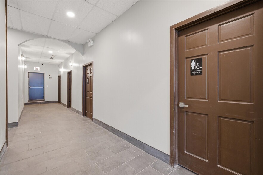 More Photos Of 2548 W 59th St, Chicago Storefront For Sale