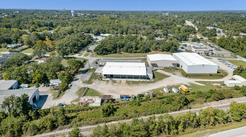 More Photos Of 1305 Dunbar Rd, Cayce Service For Lease