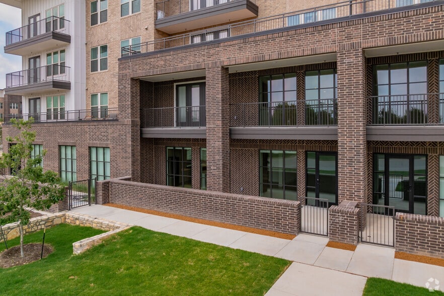 More Photos Of 7910 S New Braunfels, San Antonio Apartments For Lease