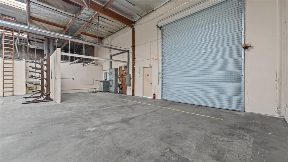 More Photos Of 9262 Bally Ct, Rancho Cucamonga Warehouse For Lease