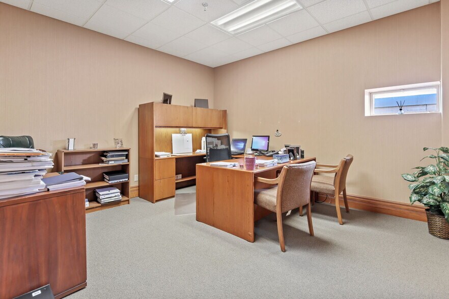More Photos Of 11 N 7th Ave N, Saint Cloud Office For Sale