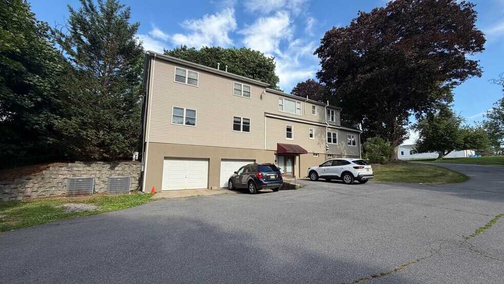 More Photos Of 205 State Route 31 N, Washington Office Residential For Sale