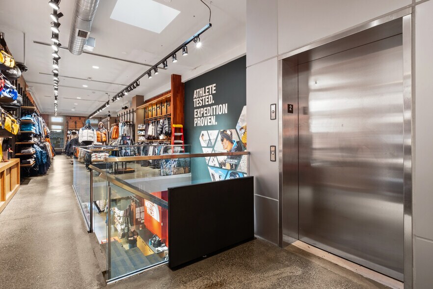 More Photos Of 1515 Walnut St, Philadelphia Storefront Retail Office For Lease