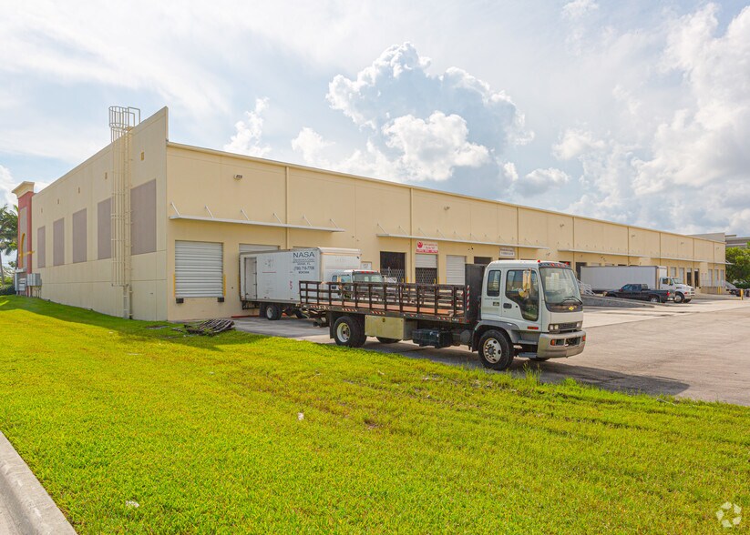 More Photos Of 1970 NW 129th Ave, Miami Warehouse For Lease