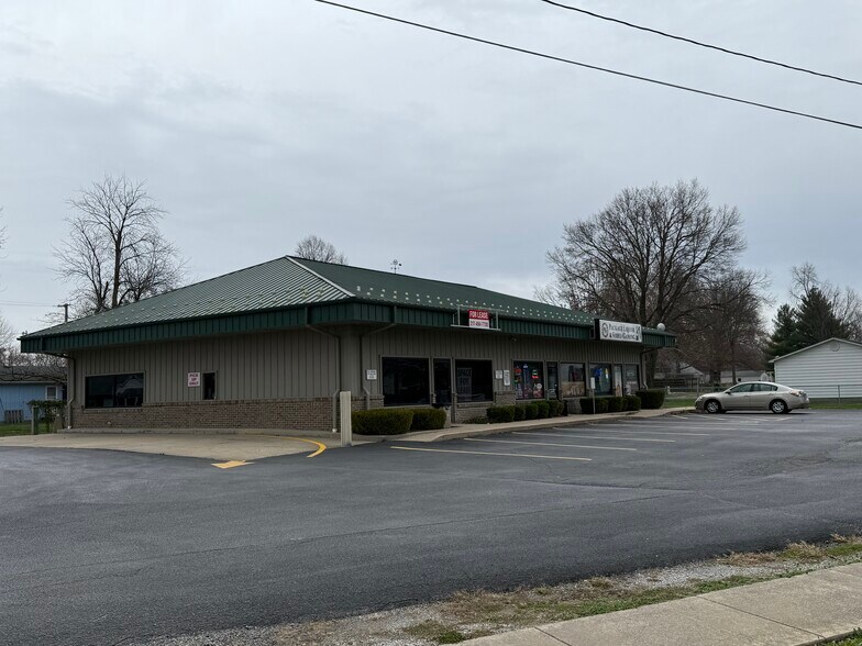 More Photos Of 304 S Obannon St, Raymond Fast Food For Lease