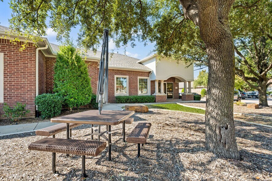 More Photos Of 5708 Colleyville Blvd, Colleyville Medical For Lease