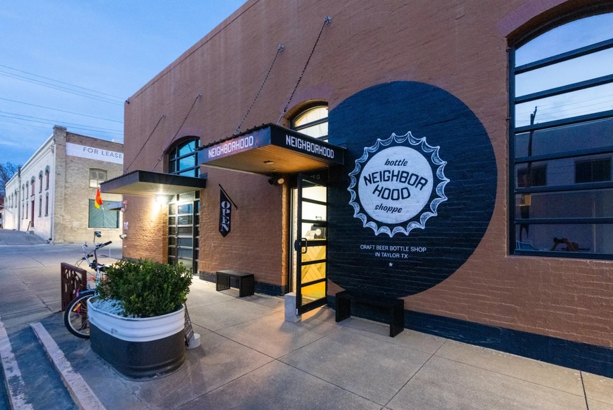 More Photos Of 120 W 2nd St, Taylor General Retail For Sale