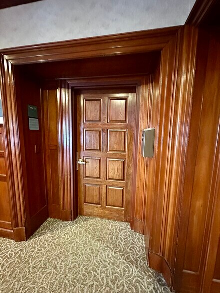 More Photos Of 19 Woodland St, Hartford Medical For Lease