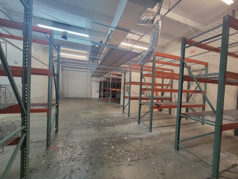 More Photos Of 3888 Mannix Dr, Naples Light Manufacturing For Lease