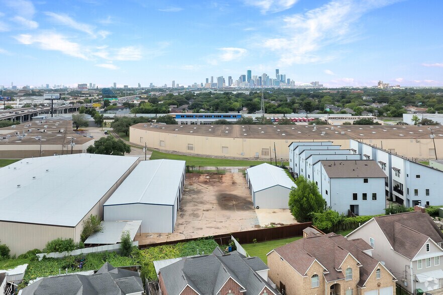 More Photos Of 1923 Kolfahl St, Houston Warehouse For Sale