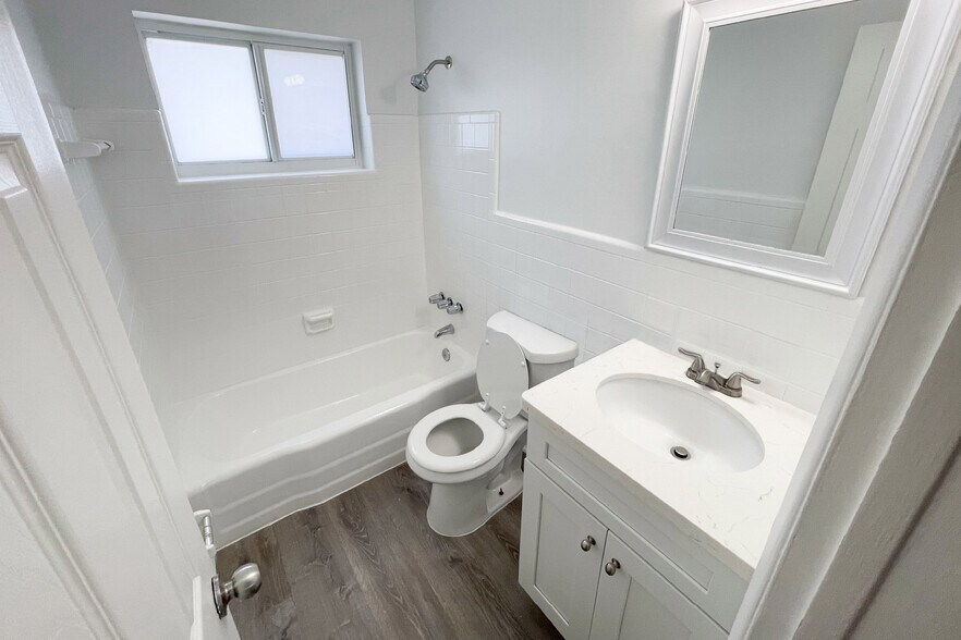 More Photos Of 5901-5911 NE 18th Ave, Fort Lauderdale Apartments For Sale