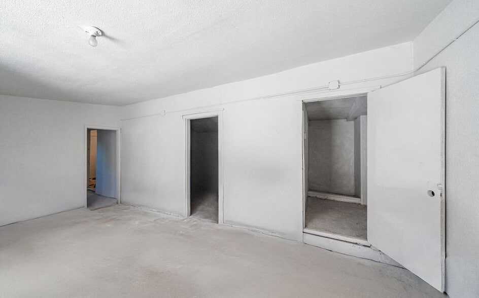 More Photos Of 2301 E Lewis Ave, Fresno Convenience Store For Sale