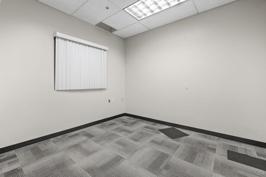 More Photos Of 4240 S Lees Summit Rd, Independence Office For Lease