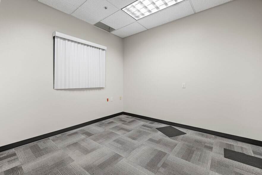 More Photos Of 4240 S Lees Summit Rd, Independence Office For Lease